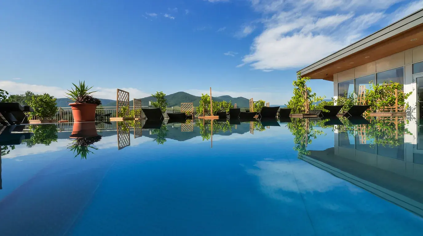 Penthouse Terrasse mit Infinity Pool